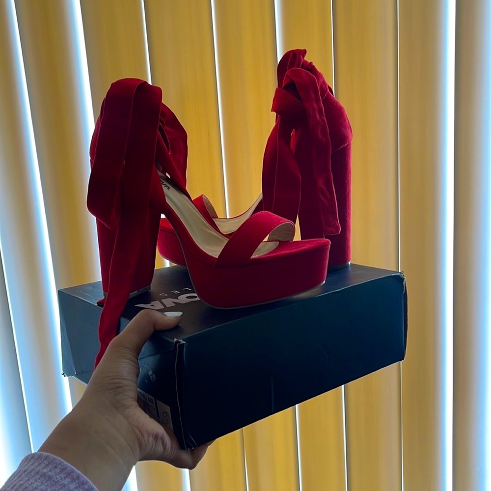 Fashion Nova! Cute “Plot Twist Heel”